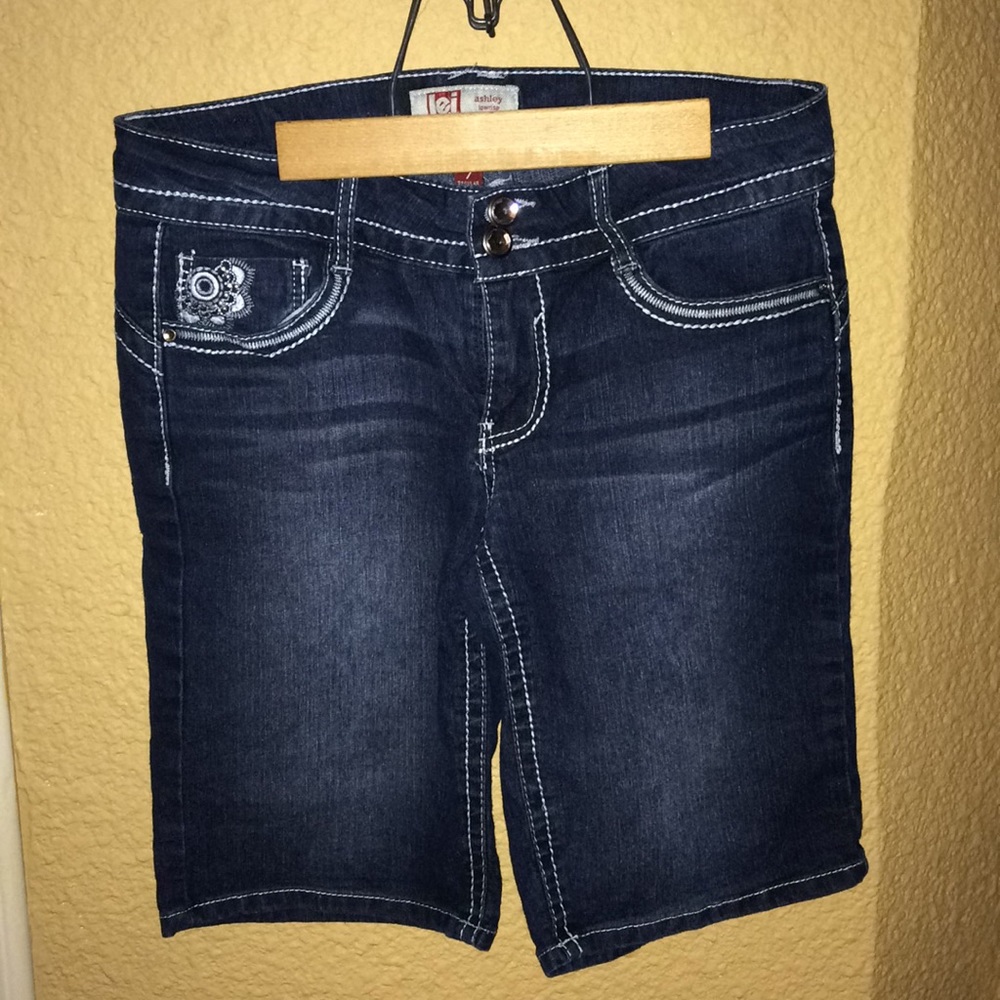 Last Chance....LEI Ashley Lowrise Jean Shorts